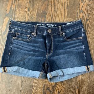 AMERICAN EAGLE JEAN SHORTS - 360 Super Stretch - MIDI - Size 8